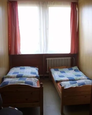 Monty بيت شباب Říčany