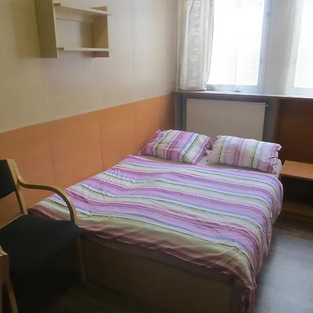 Monty Hostel