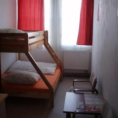 Monty Hostel *