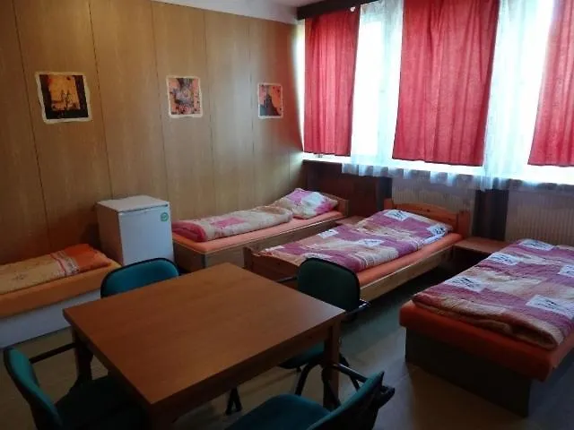 Monty Hostel Ricany (Central Bohemian)